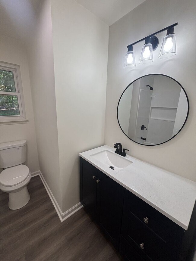 Building Photo - Fully Remodeled 3 Bed 2 bath