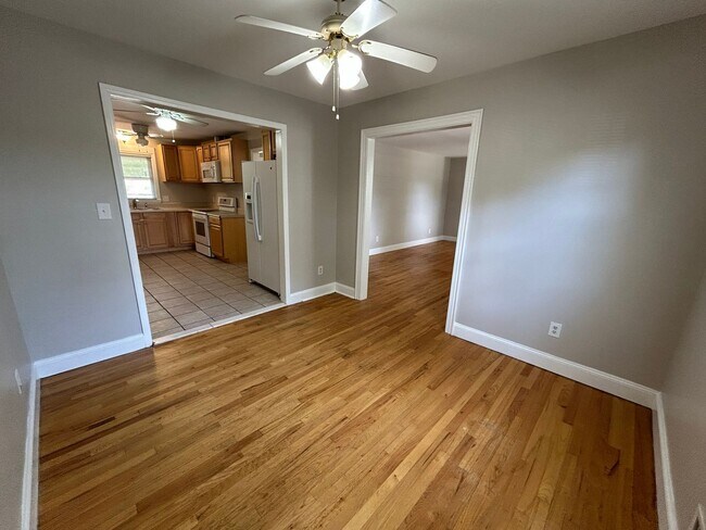 Building Photo - Updated home in College Acres!