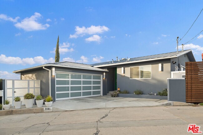 Building Photo - 7191 Pacific View Dr