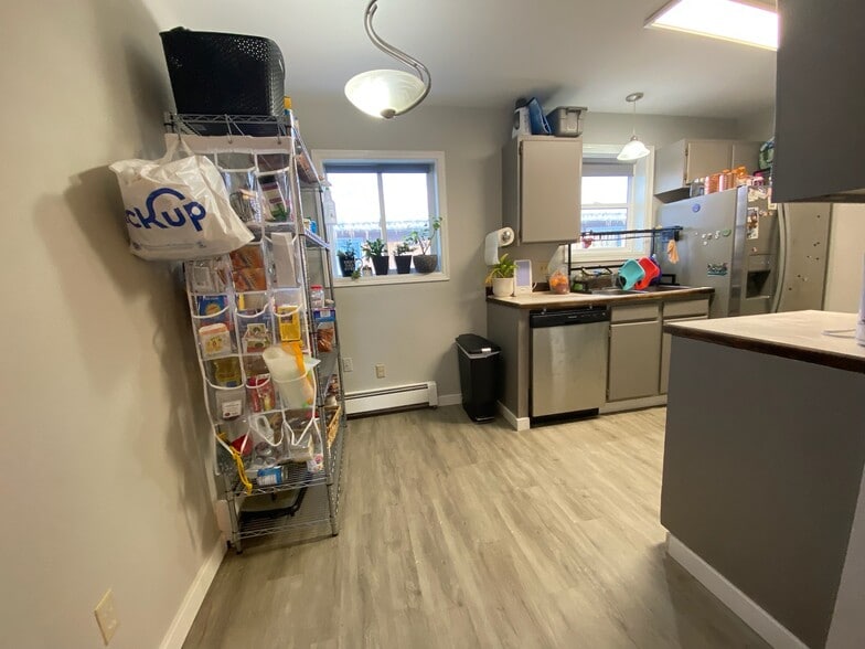 Kitchen/Dining Room - 8000 E 10th Ave