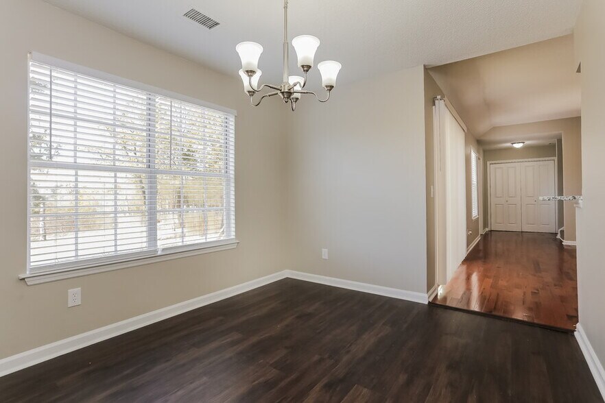 Building Photo - 3812 Round Rock Dr