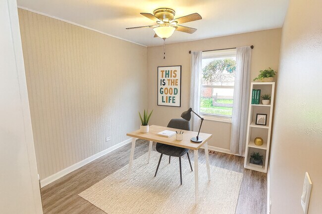 Building Photo - 304 Jackson St