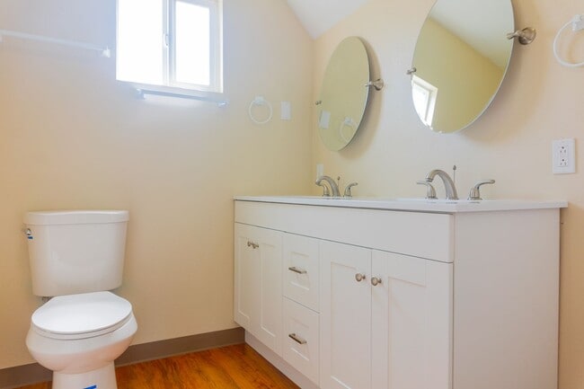 Building Photo - Spacious 3 bedroom / 2 bathroom single family home available in Tacoma!