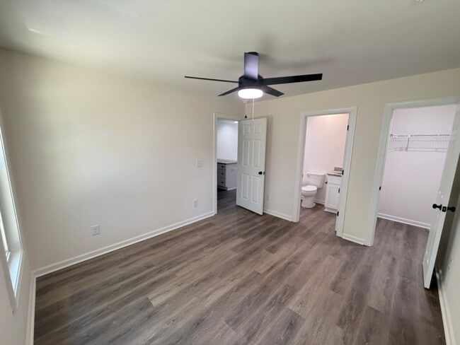 Building Photo - New Construction 2026 2bd/2ba Triplex in convenient location.