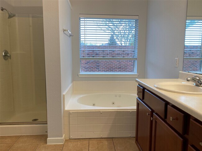 Building Photo - 7227 Agave Dr