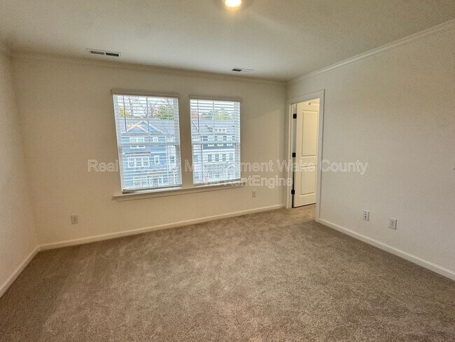 Building Photo - 416 Rowe Wy