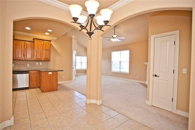 Building Photo - 4902 SW Fieldstone Blvd