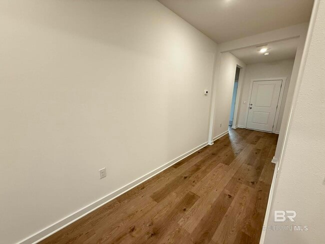 Building Photo - 19293 Maple Crest Loop