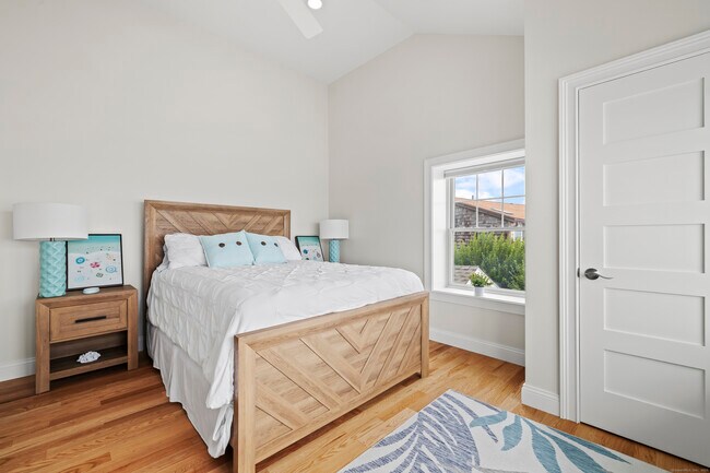Building Photo - 18 Bel Aire Manor