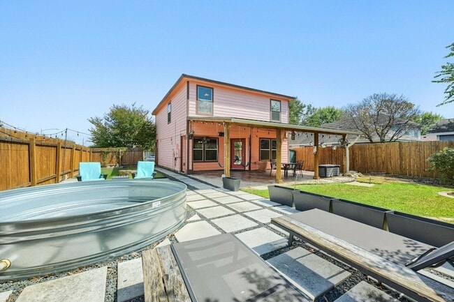 Building Photo - 7425 Thannas Way