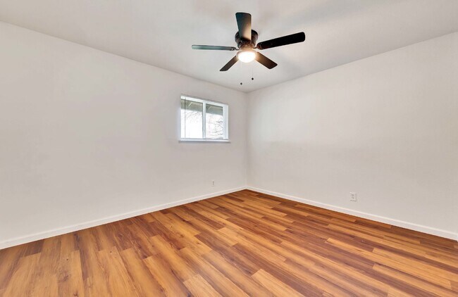 Building Photo - "Charming 2 Bed Apartment in Austin, TX wi...