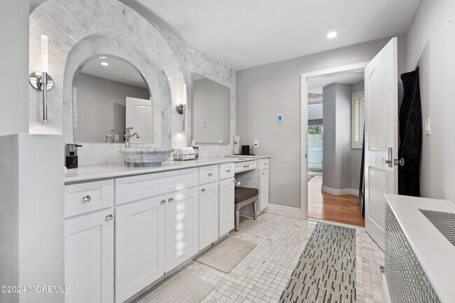 Building Photo - 300 Ocean Ave N