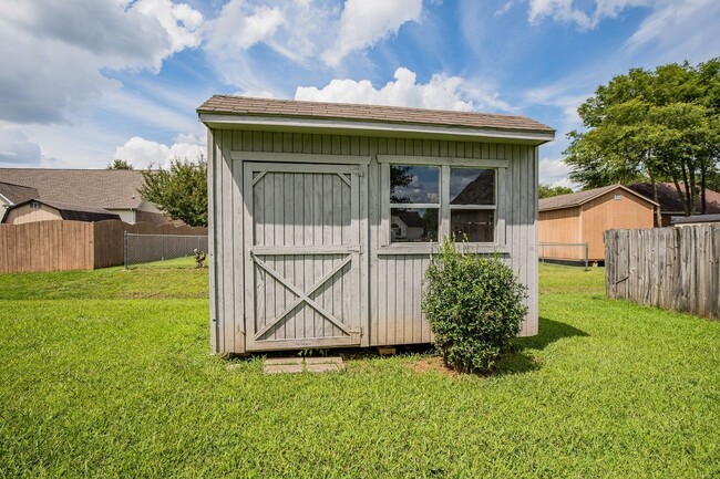 Building Photo - 5024 Tricia Pl
