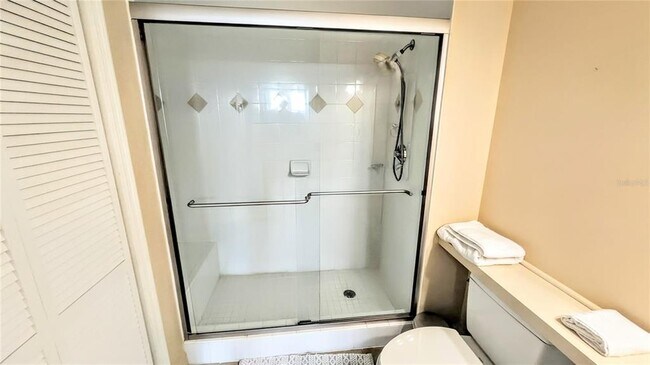 Building Photo - 750 N Tamiami Trl