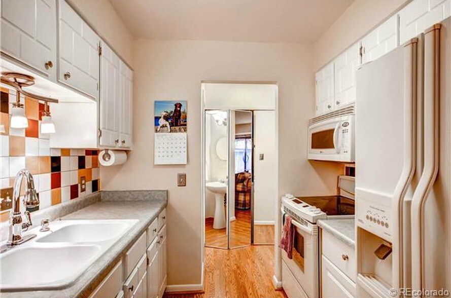 Kitchen - 7995 E Mississippi Ave