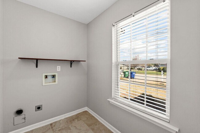 Building Photo - 110 Fox Haven Dr