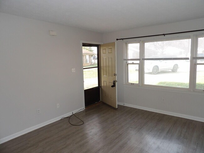 Building Photo - 114 Potomac Ct