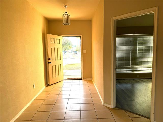 Building Photo - 1001 Golden Bear Ln