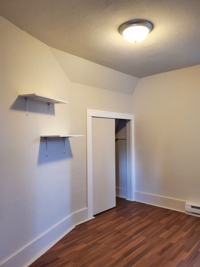 Building Photo - JYG: 3414 Duplex