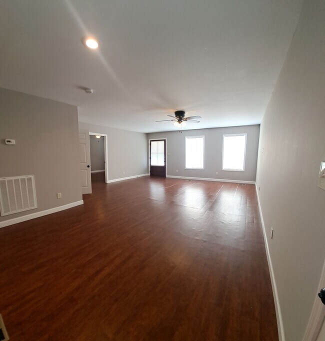 Building Photo - 2 BD/ 2 BA