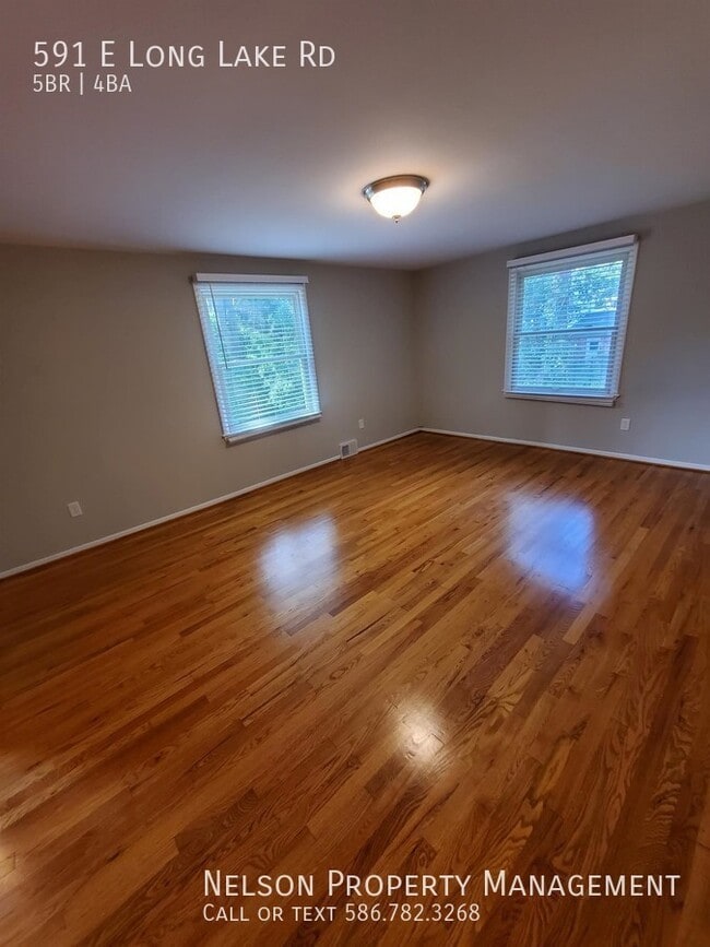 Building Photo - 591 E Long Lake Rd