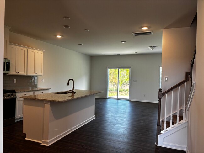 Building Photo - 2721 Yeager Dr NW