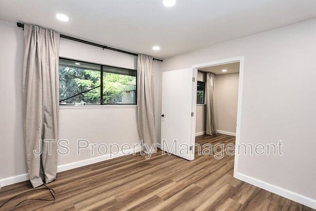 Building Photo - 3160 Watt Ave