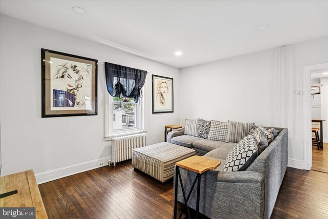 Building Photo - 138 Hall St