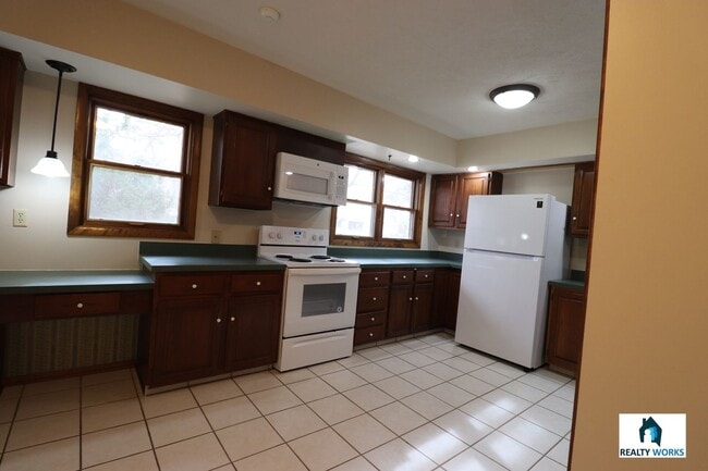 Building Photo - Amazing 2 bed Home!