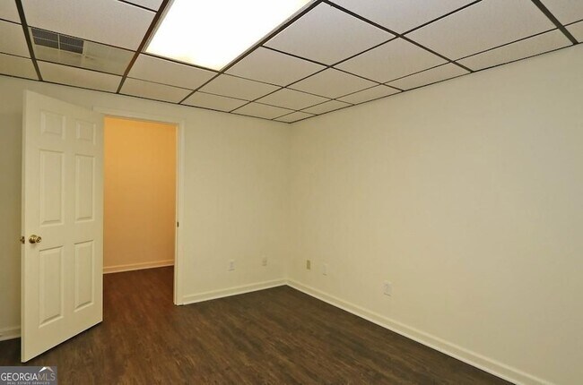 Building Photo - 4215 Fawn Ln SE