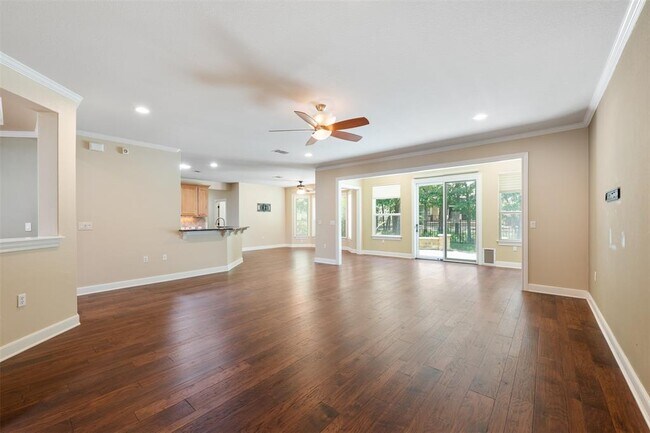 Building Photo - 202 River Rock Dr