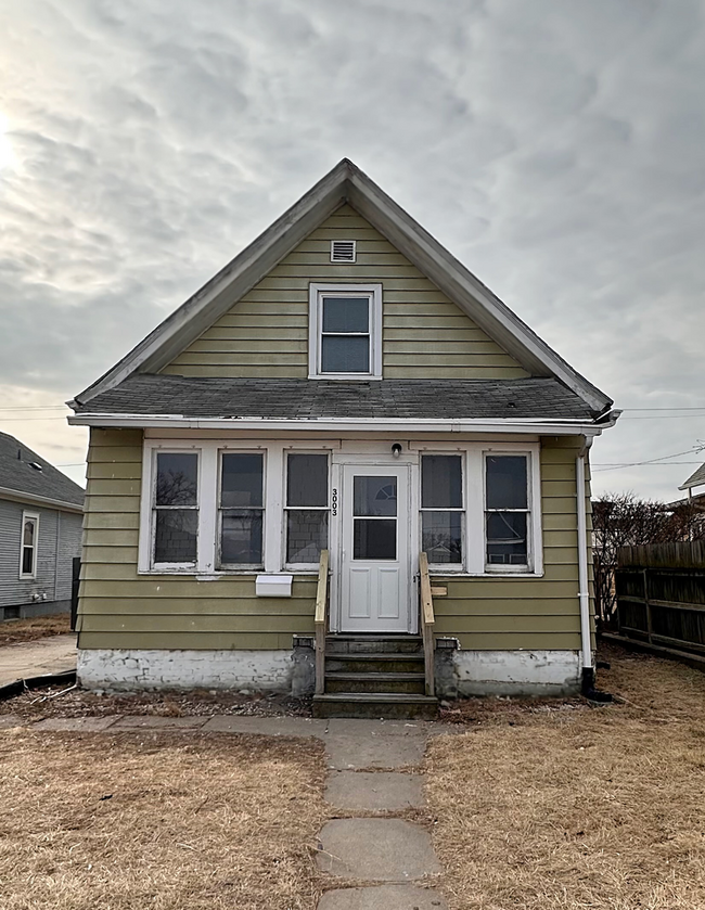 Primary Photo - 3 Bedroom, 1 Bath House