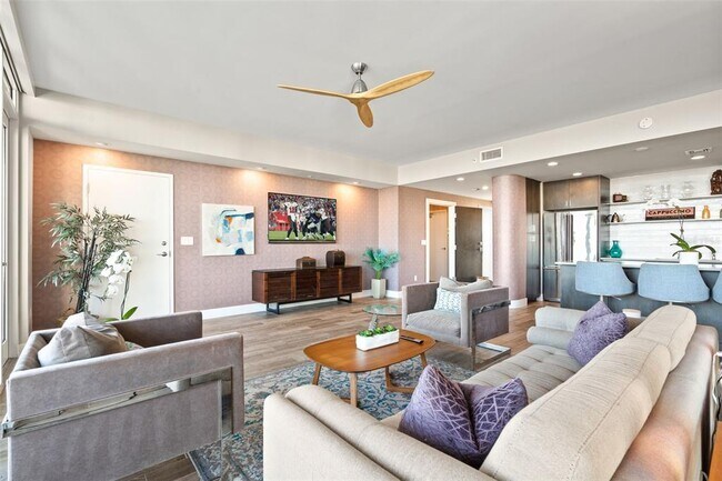 Building Photo - 176 4th Ave NE