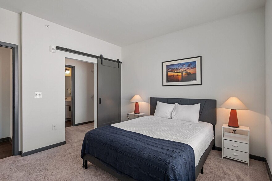 Building Photo - 6160 N Rural St