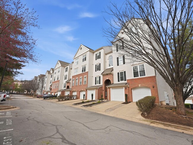 Building Photo - 4667 Longstreet Ln