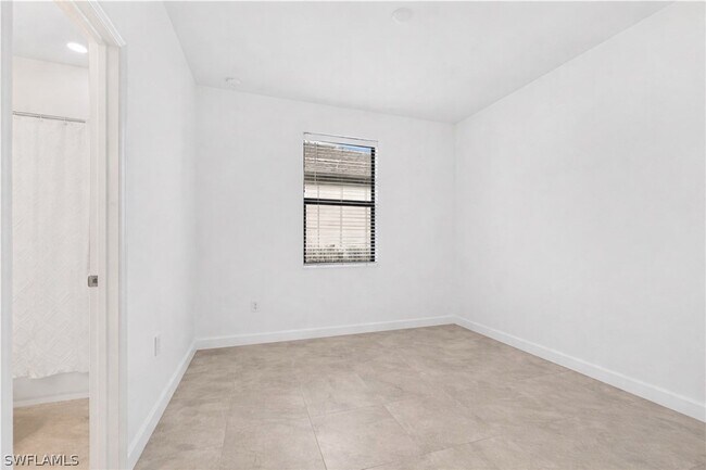 Building Photo - 18311 Ridgeline Dr