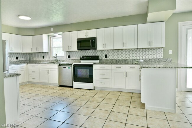 Building Photo - 5794 Merwin Chase Rd