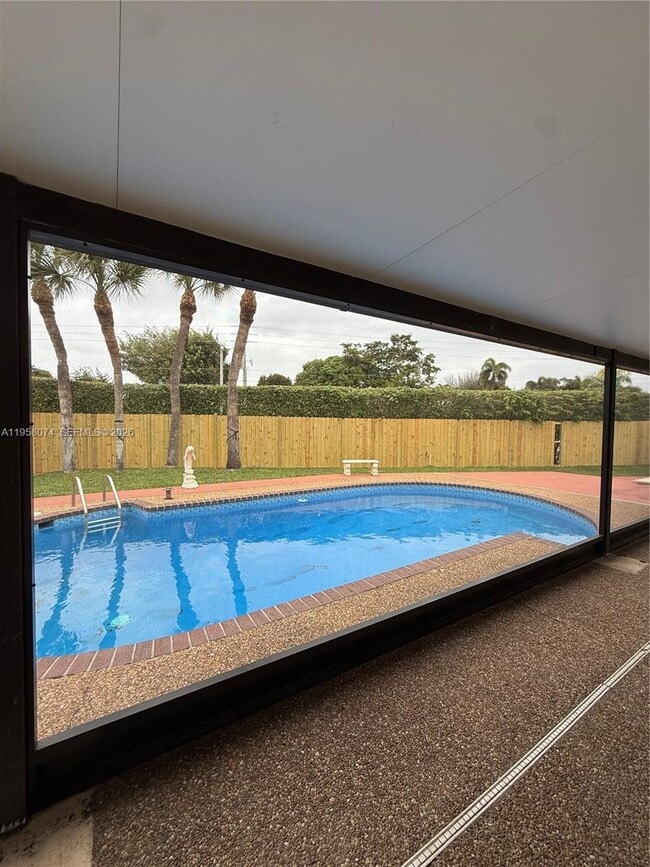 Building Photo - 19253 Carolina Cir