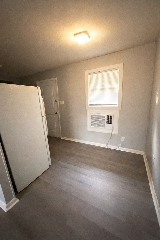 Building Photo - 408 Birchwood Dr