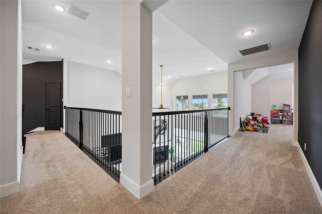 Building Photo - 9911 Regal Bend Dr