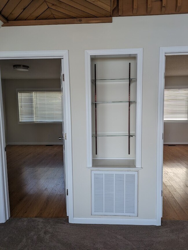 Building Photo - 343 Sundown Rd