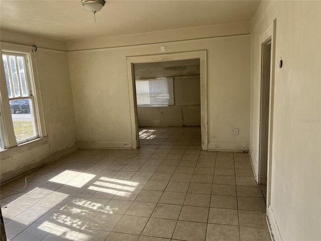 Building Photo - 720 6th St NW