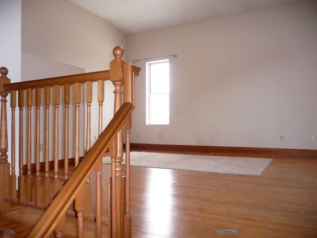 Elevated Family Room - 123 Bergin St