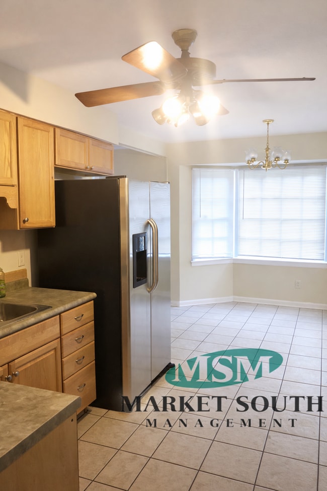 Building Photo - SOUTHSIDE - WINDSOR FOREST