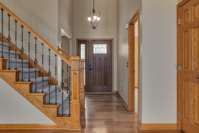 Building Photo - 12912 Silver Springs Ln