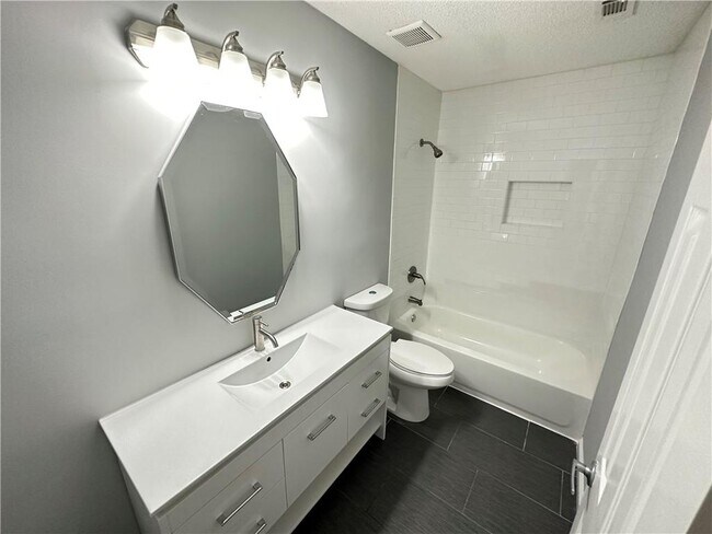 Building Photo - 504 Cypress Pointe St