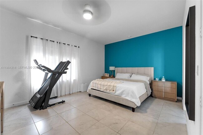 Building Photo - 17805 SW 114th Ct