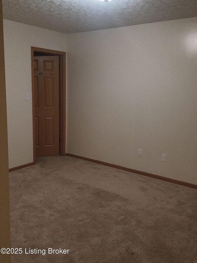 Building Photo - 5303 Bannon Crossings Dr