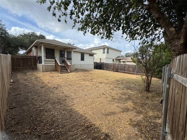 Building Photo - 2802 Greenlee Dr