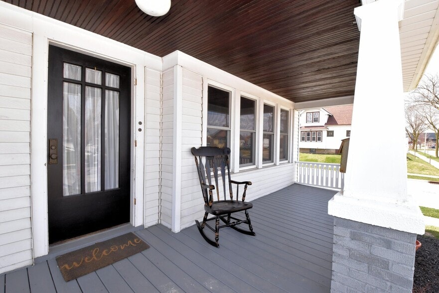 Front porck - 5831 W Rogers St